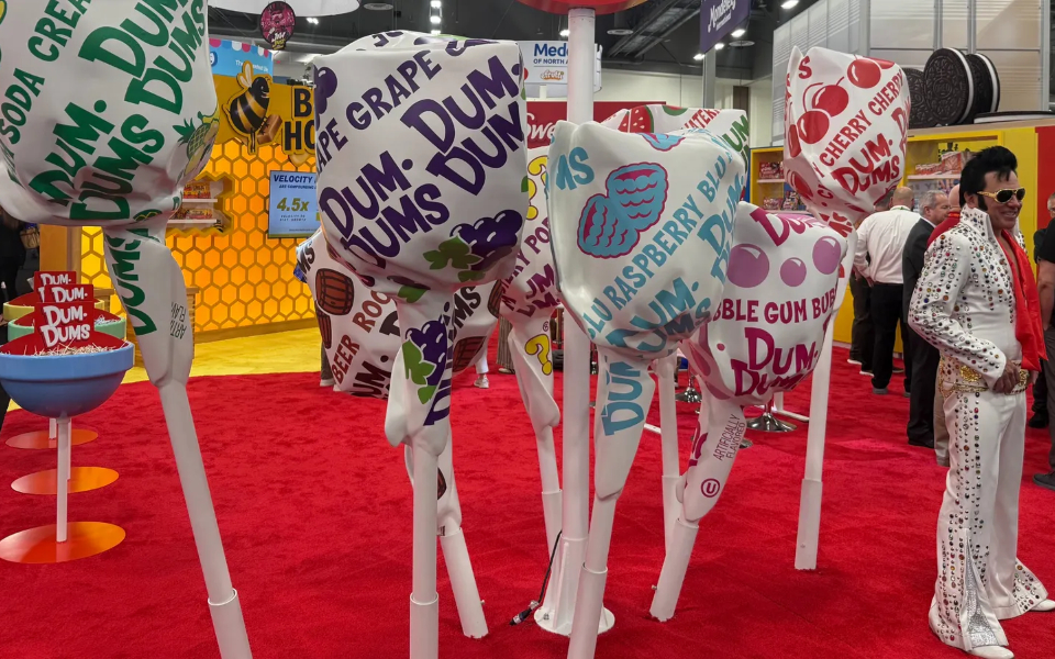 手握Dum Dums和Sweethearts，这家百年糖果公司靠“怀旧”杀出一条路